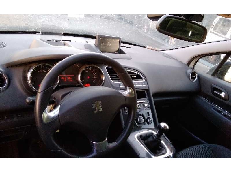 peugeot 5008 del año 2013