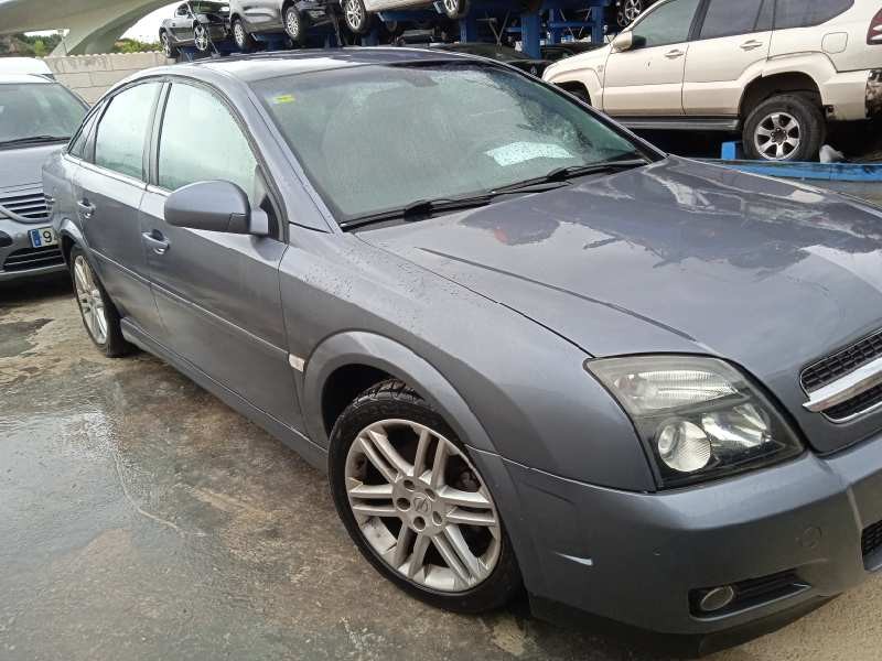 opel vectra c berlina del año 2003