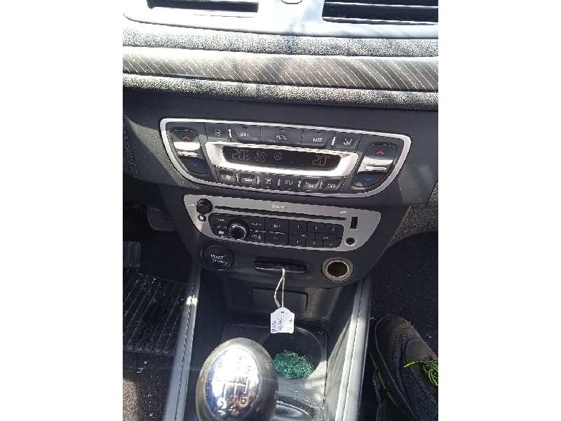 renault megane iii berlina 5 p del año 2012