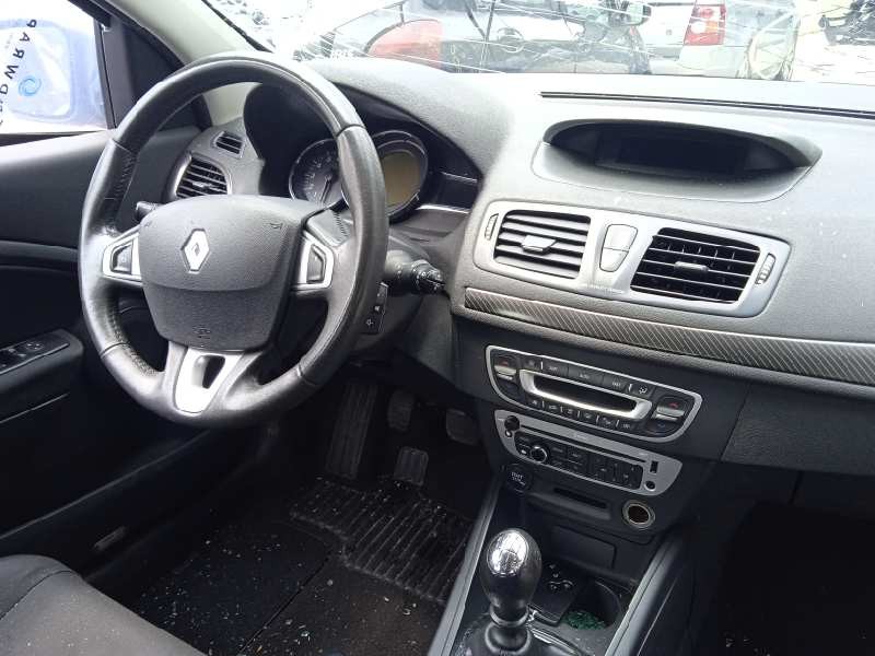 renault megane iii berlina 5 p del año 2012