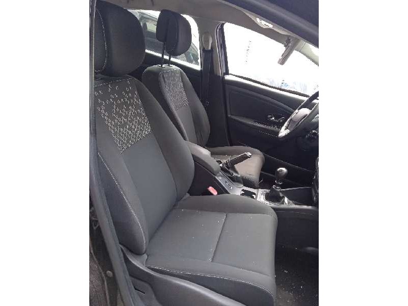 renault megane iii berlina 5 p del año 2012