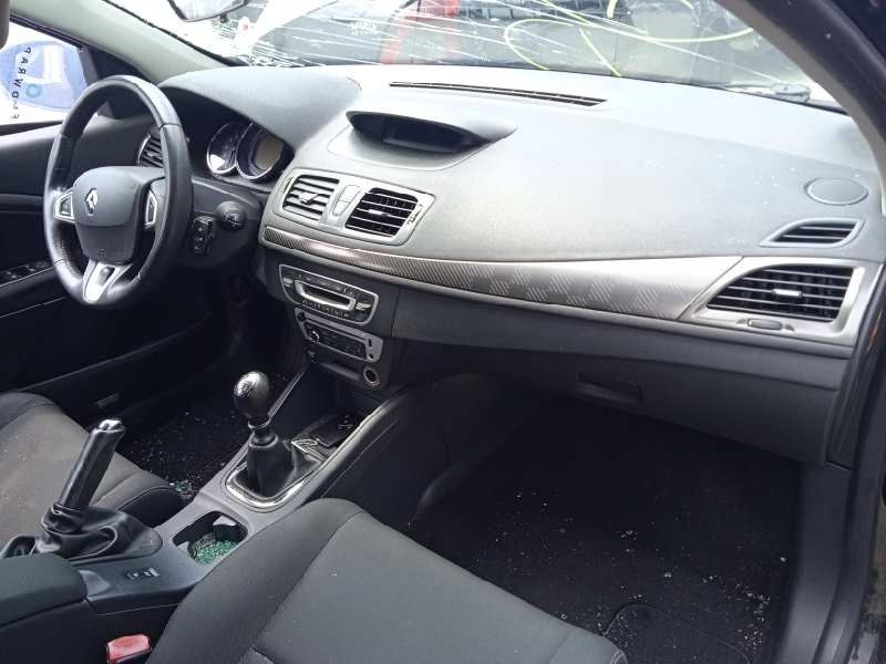 renault megane iii berlina 5 p del año 2012