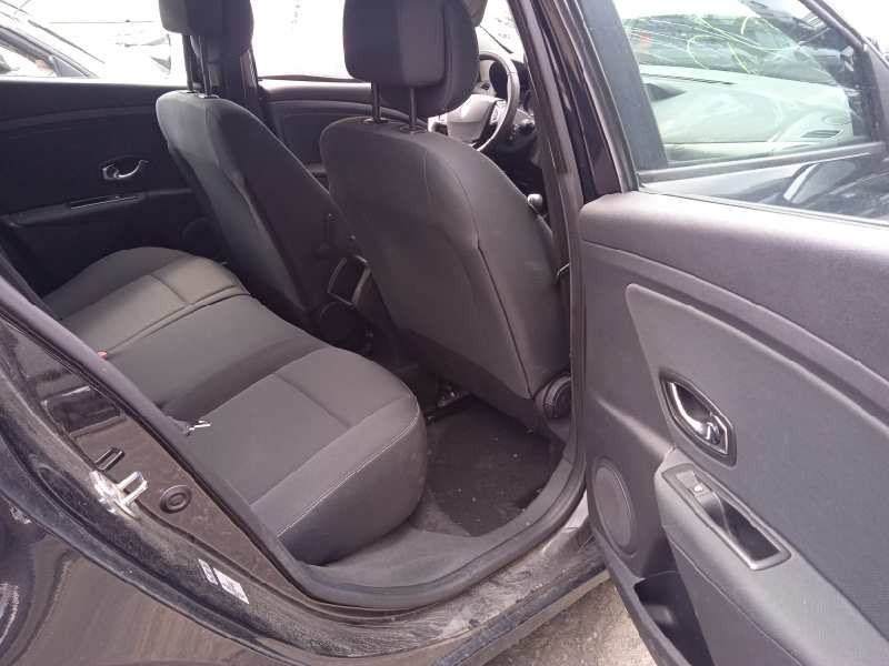 renault megane iii berlina 5 p del año 2012