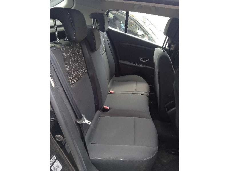 renault megane iii berlina 5 p del año 2012