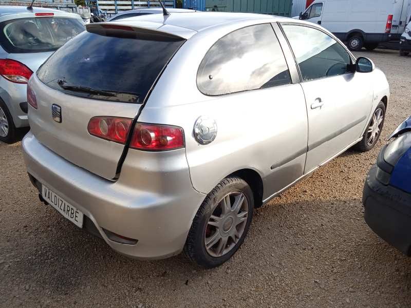 seat ibiza (6l1) del año 2004