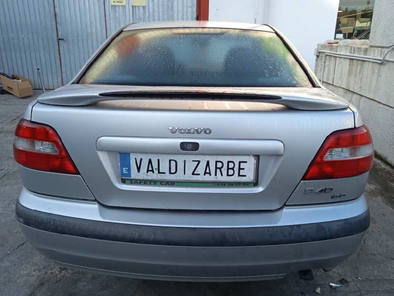volvo s40 berlina del año 2001