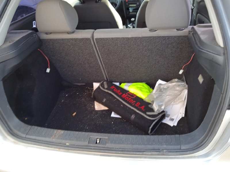 seat ibiza (6l1) del año 2004