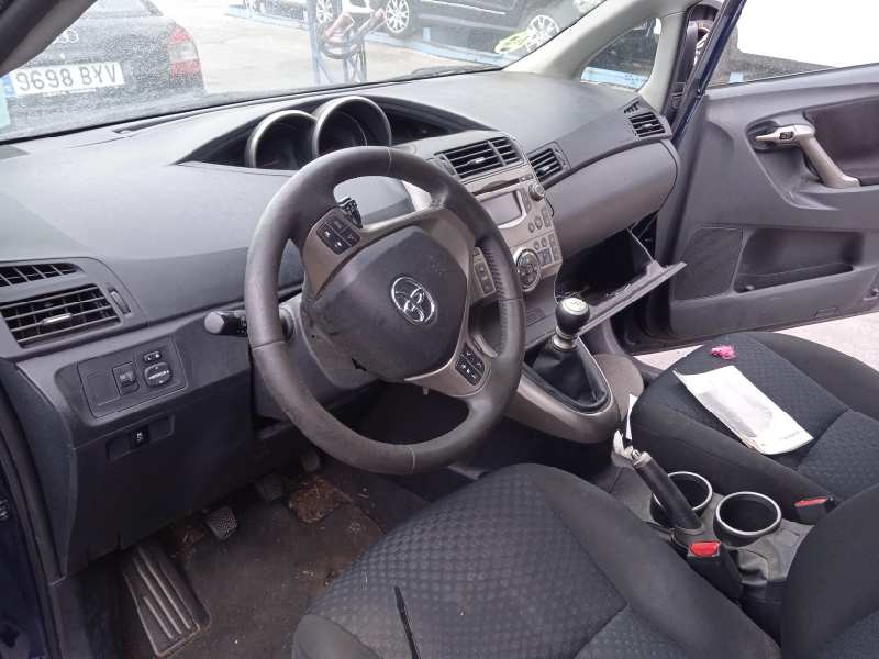 toyota verso del año 2010
