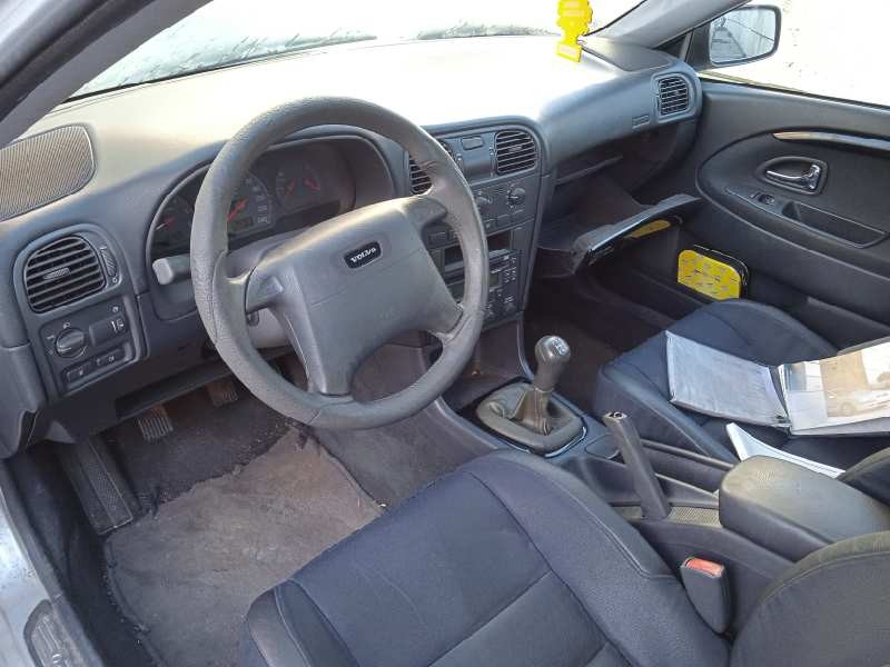 volvo s40 berlina del año 2001