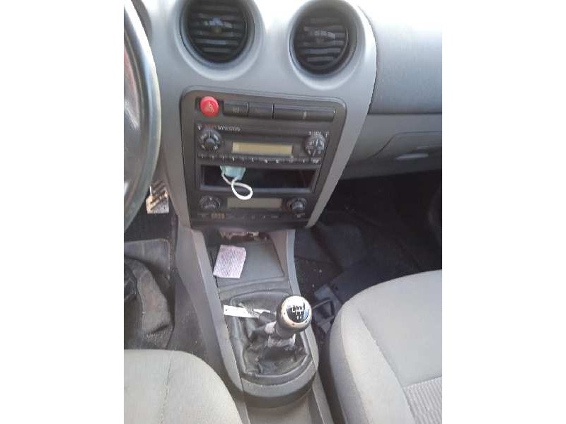 seat ibiza (6l1) del año 2004