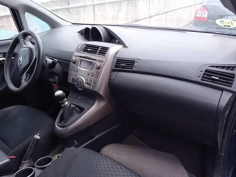toyota verso del año 2010