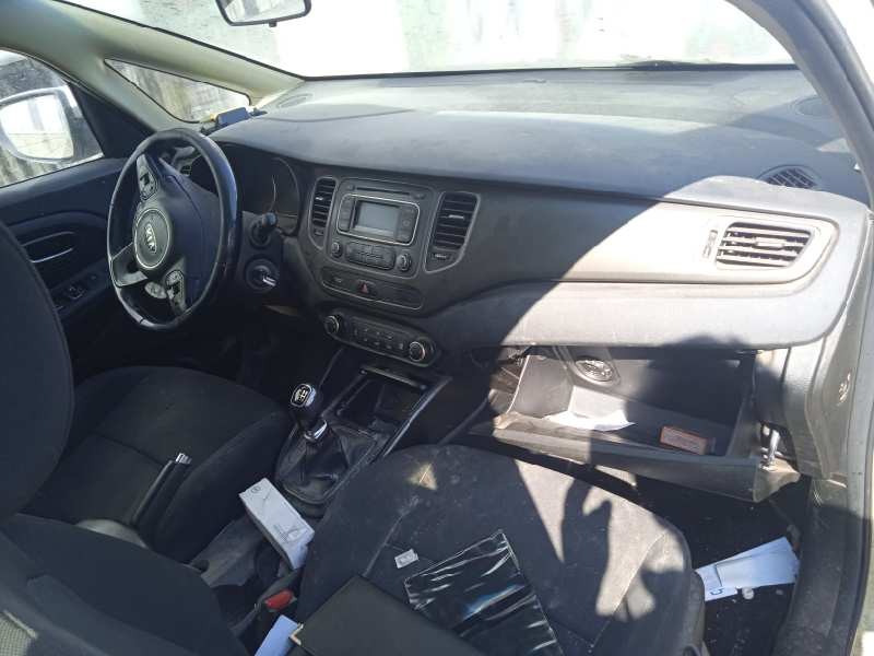 kia carens ( ) del año 2016