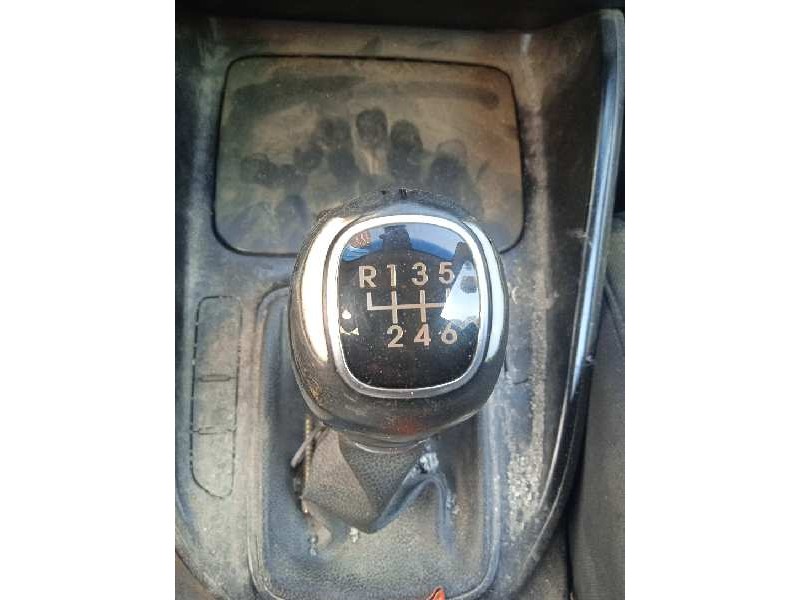 kia carens ( ) del año 2016