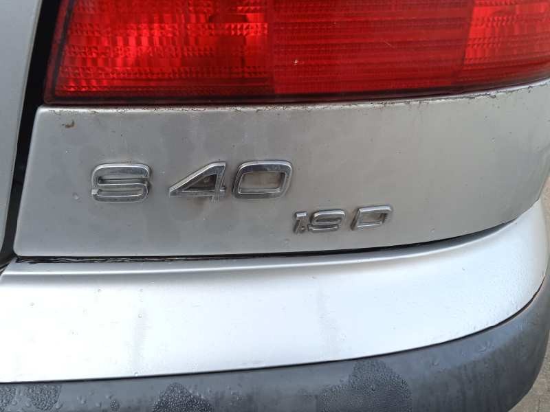 volvo s40 berlina del año 2001