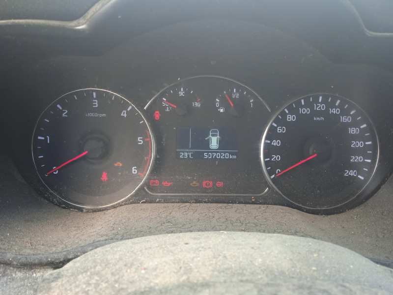 kia carens ( ) del año 2016