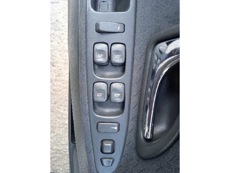 volvo s40 berlina del año 2001