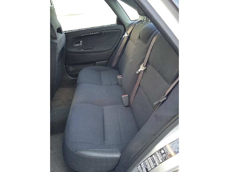 volvo s40 berlina del año 2001