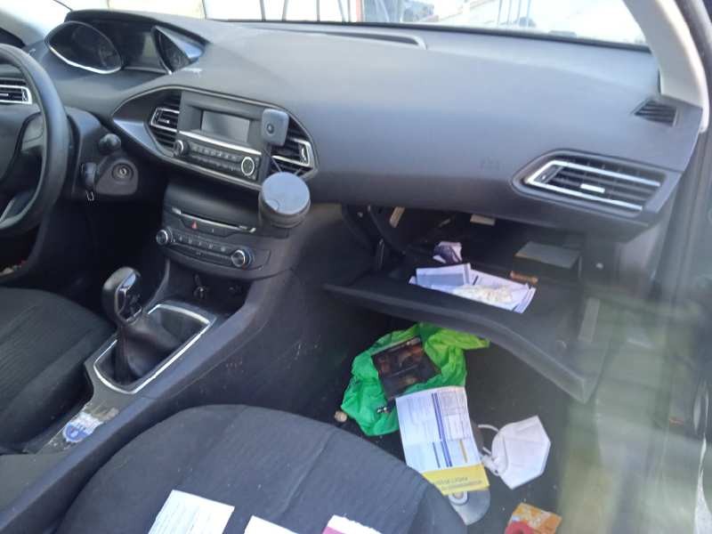 peugeot 308 del año 2015