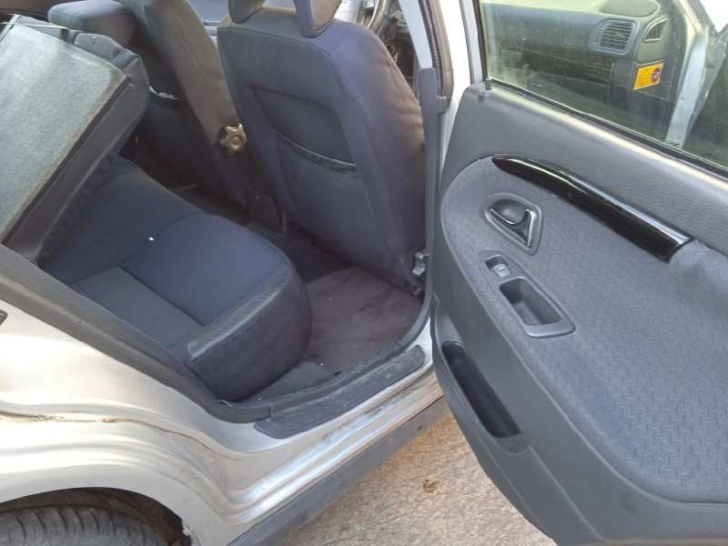 volvo s40 berlina del año 2001