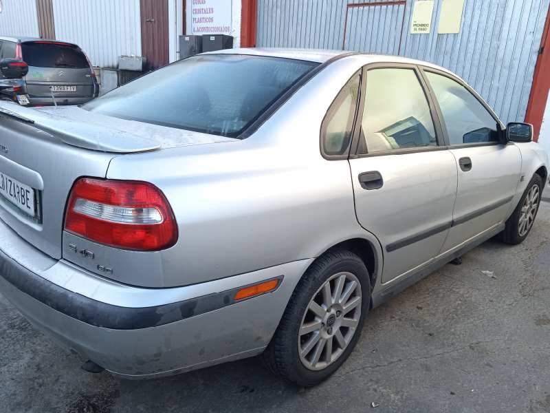 volvo s40 berlina del año 2001