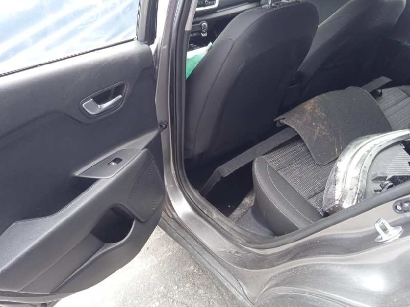 kia stonic (ybcuv) del año 2023