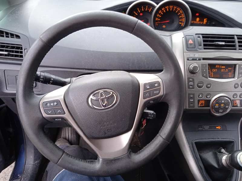 toyota verso del año 2010