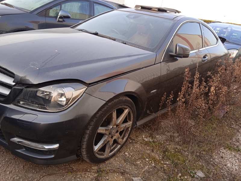 mercedes-benz clase c (w204) coupe del año 2012
