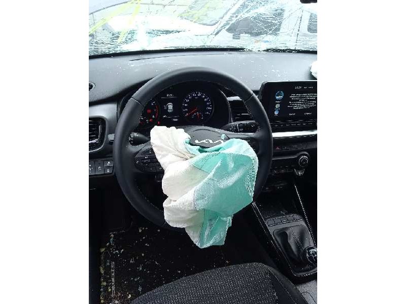 kia stonic (ybcuv) del año 2023