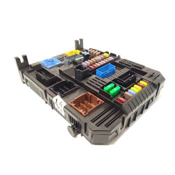 CAJA RELES / FUSIBLES 9832880380 1677607680 28709105