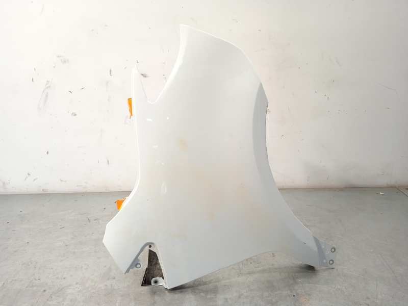 ALETA DELANTERA DERECHA A9108810100 9108810100