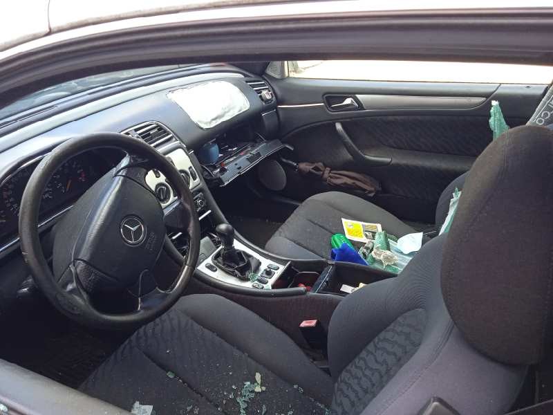 mercedes-benz clase clk (w208) coupe del año 2000