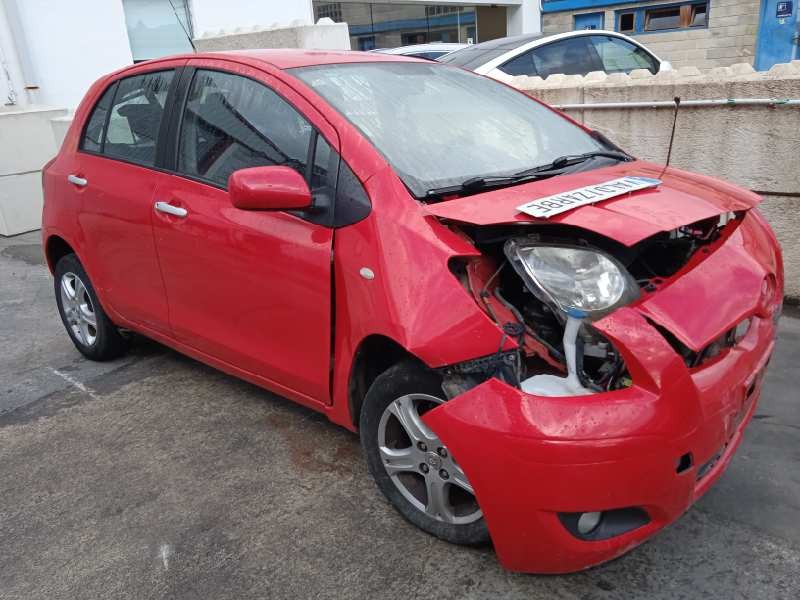 toyota yaris del año 2010