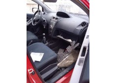 toyota yaris del año 2010 2