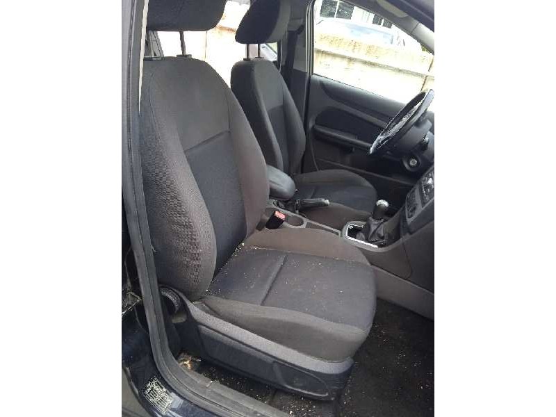 ford focus berlina (cap) del año 2005