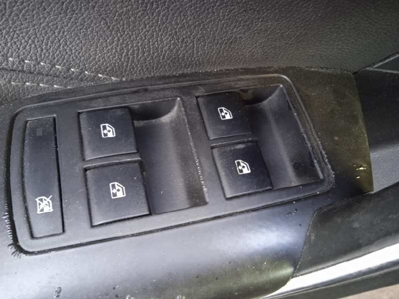 opel insignia berlina del año 2009