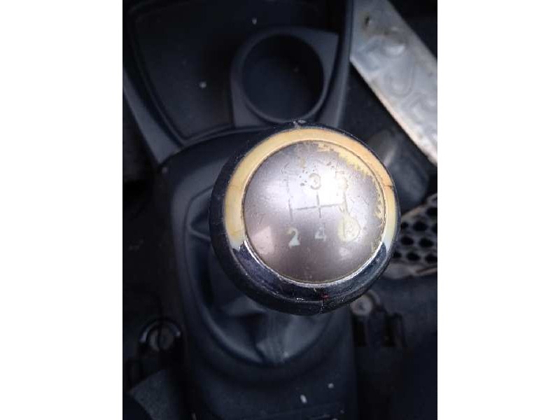 toyota yaris del año 2010