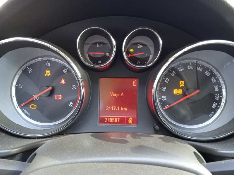 opel insignia berlina del año 2009