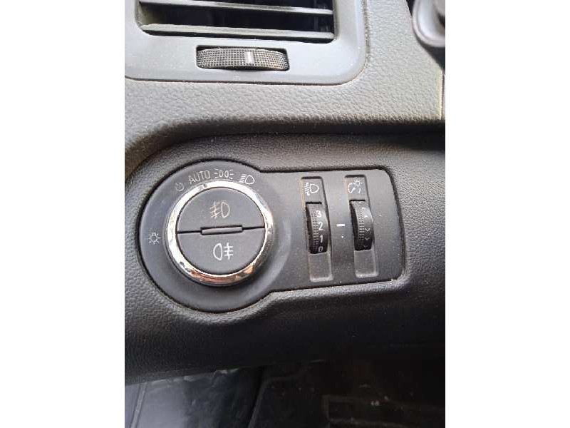 opel insignia berlina del año 2009