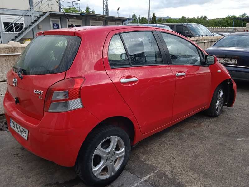 toyota yaris del año 2010