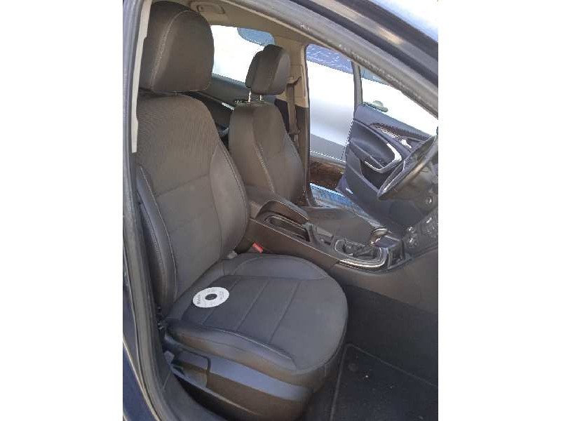 opel insignia berlina del año 2009