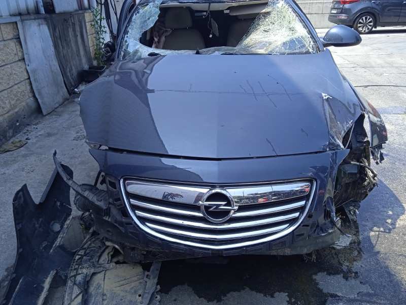 opel insignia berlina del año 2011