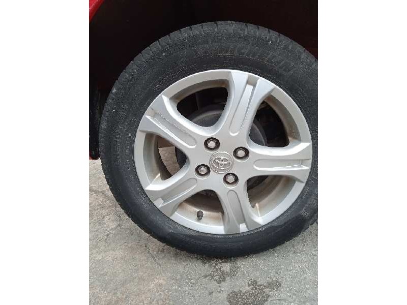 toyota yaris del año 2010