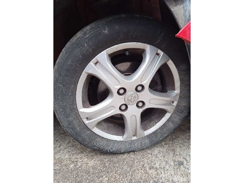 toyota yaris del año 2010