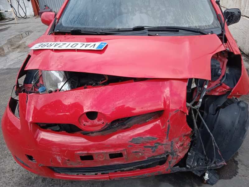 toyota yaris del año 2010