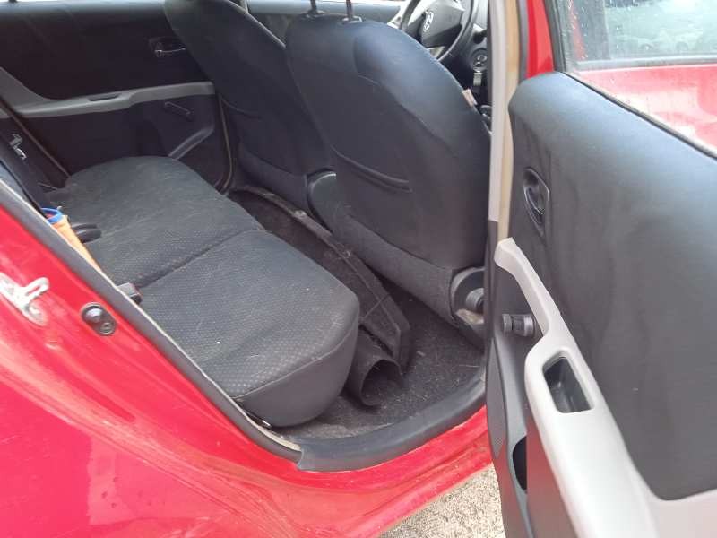 toyota yaris del año 2010