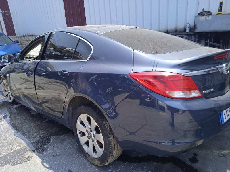 opel insignia berlina del año 2011