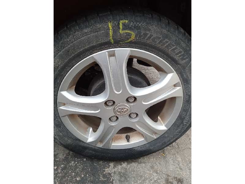 toyota yaris del año 2010