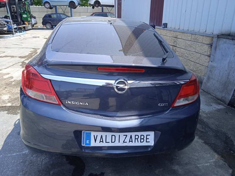 opel insignia berlina del año 2011