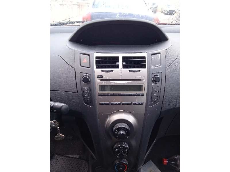 toyota yaris del año 2010