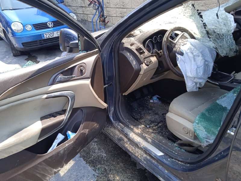 opel insignia berlina del año 2011